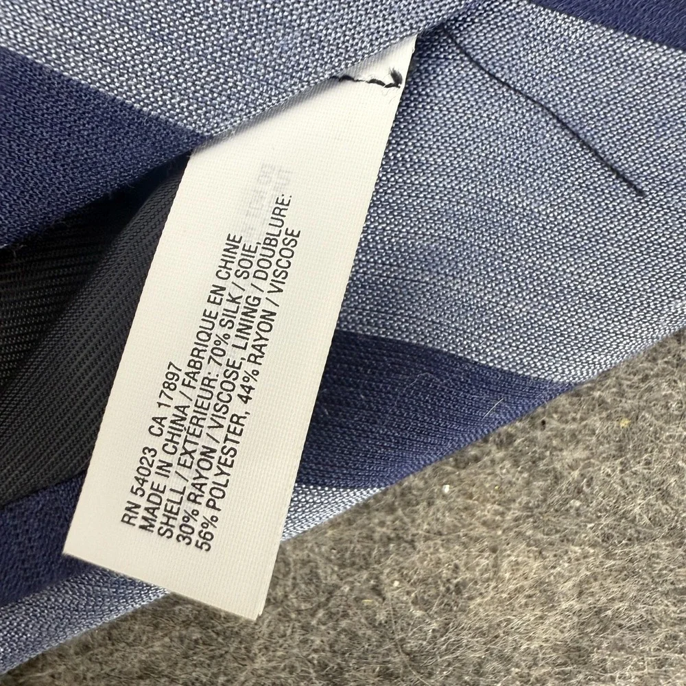 Banana Republic Blue Textured Stripes Nanotex Stain Resistant Silk Blend‎ Tie
